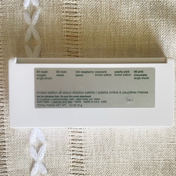 🎨Clinique Limited Edition All About Shadow Palette🎨NWT - Picture 3 of 3